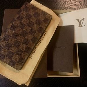 Louis Vuitton Damier Wallet ** S O L D **